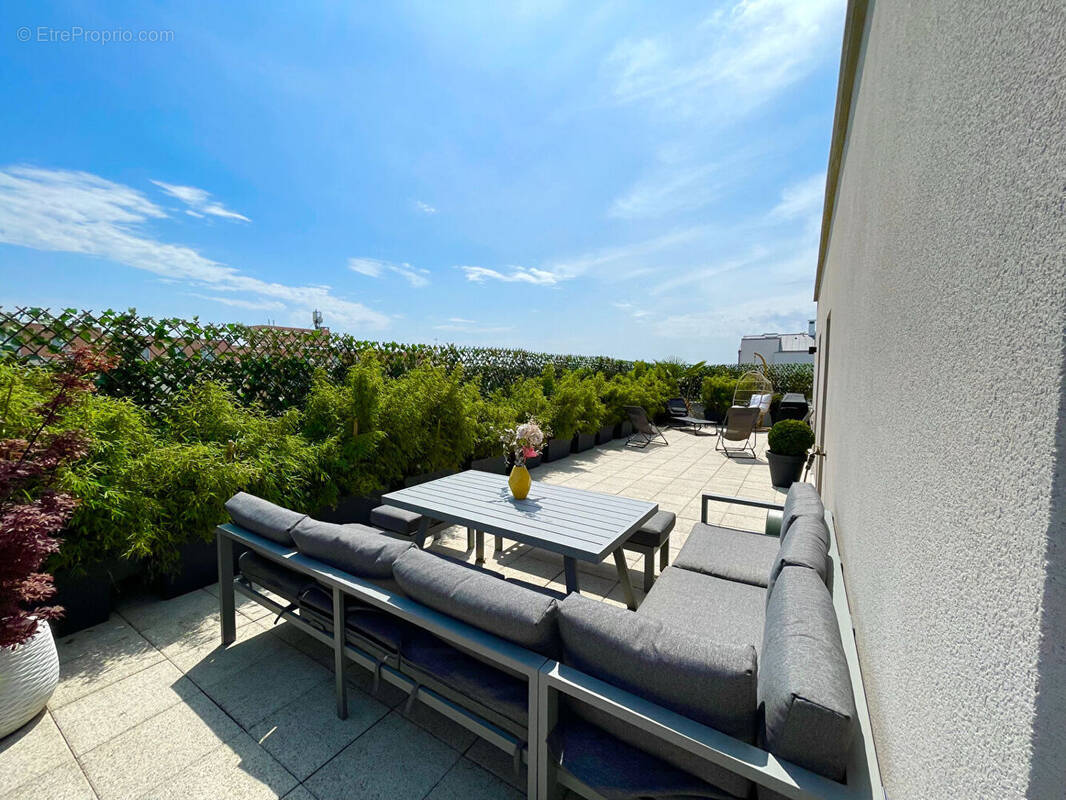 Appartement à SARTROUVILLE