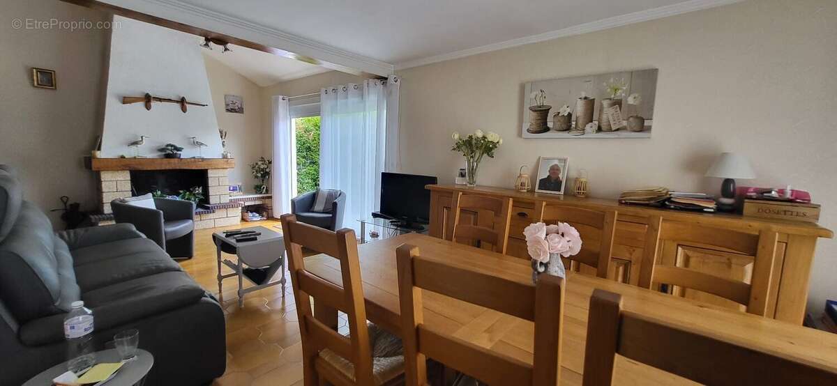 Maison à LES CLAYES-SOUS-BOIS