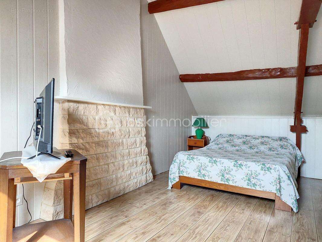 A VENDRE - Maison en pierre de 95 m2 dans un environnement calme - photo 9