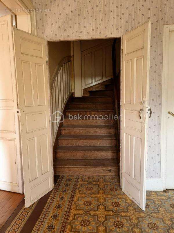 Appartement à SAINTE-COLOMBE-SUR-SEINE