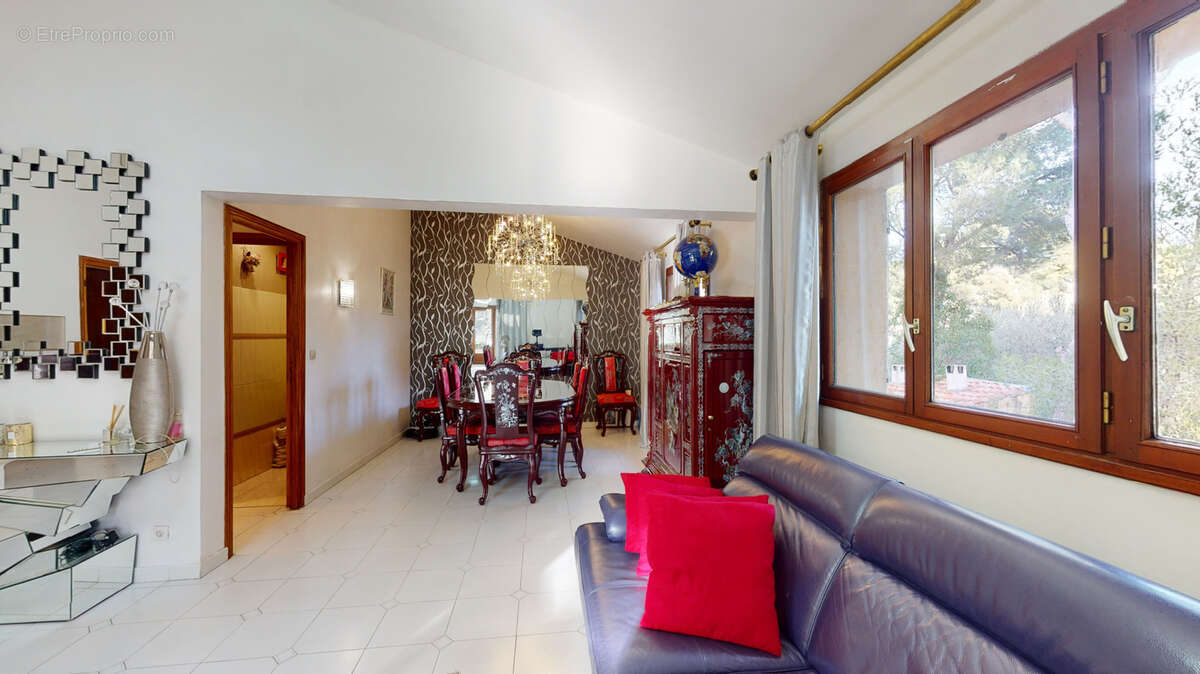 Maison à ENSUES-LA-REDONNE