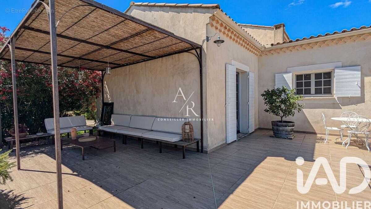 Photo 2 - Maison à ARLES