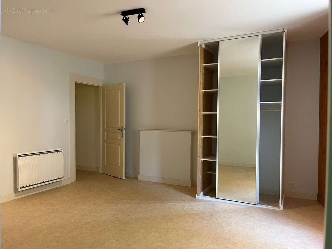 Maison à COUSSAC-BONNEVAL