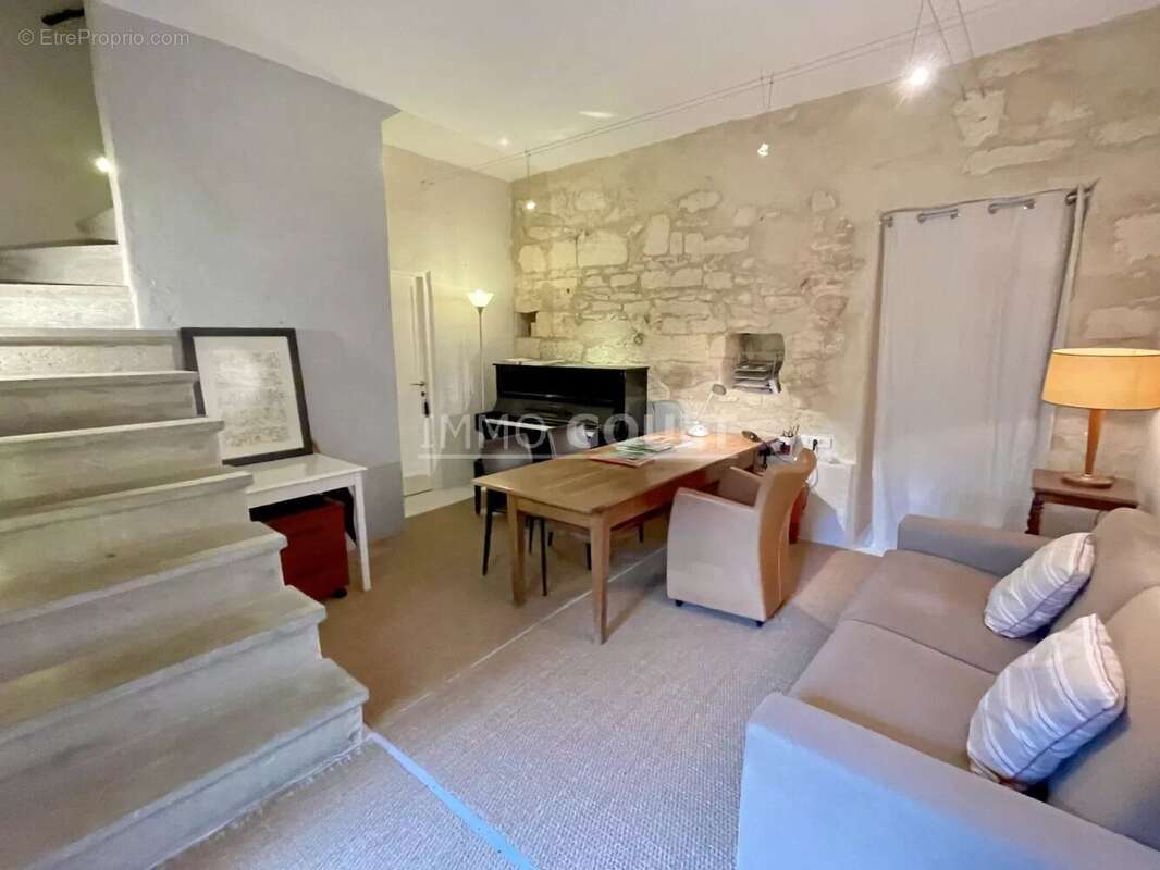 Maison à SAINT-SATURNIN-LES-APT