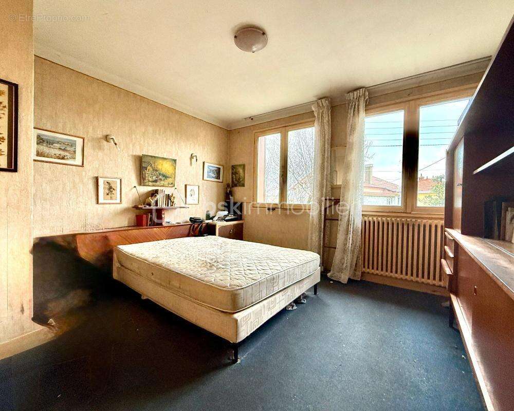 Maison à DECINES-CHARPIEU