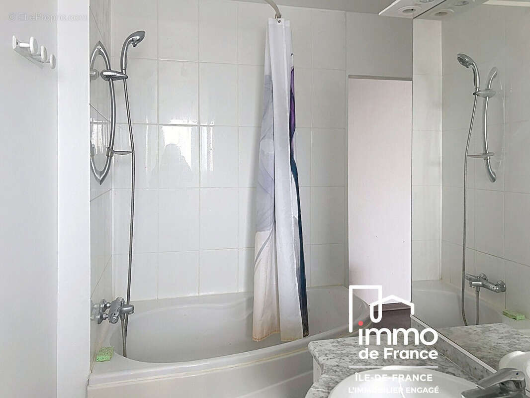 Appartement à LES PAVILLONS-SOUS-BOIS