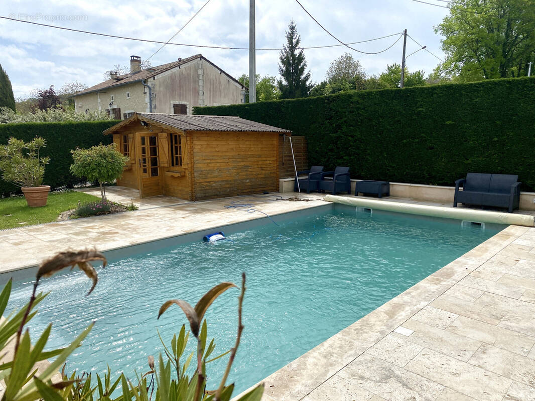 Maison à MONTREM