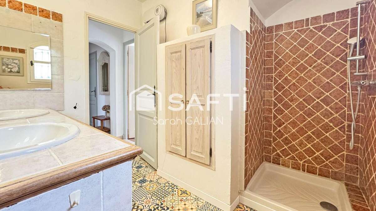 Photo 8 - Maison à ROQUEBRUNE-SUR-ARGENS