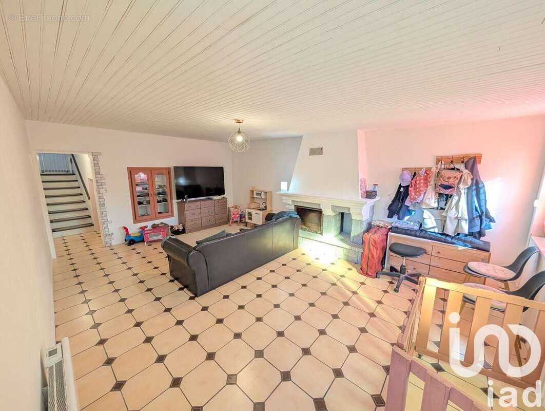 Photo 4 - Maison à LUSSAC-LES-CHATEAUX