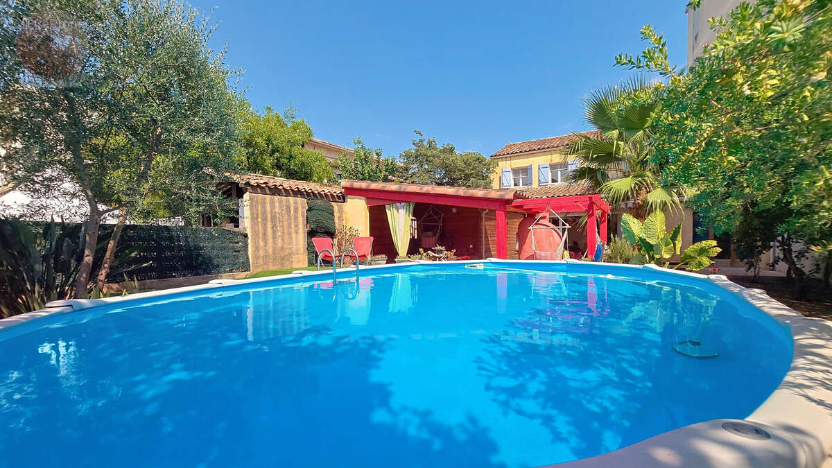 CANNES-LA-BOCCA à vendre maison 6 pièces de 131 m2 sur un terrain de 386 m2 avec piscine hors sol - photo 2