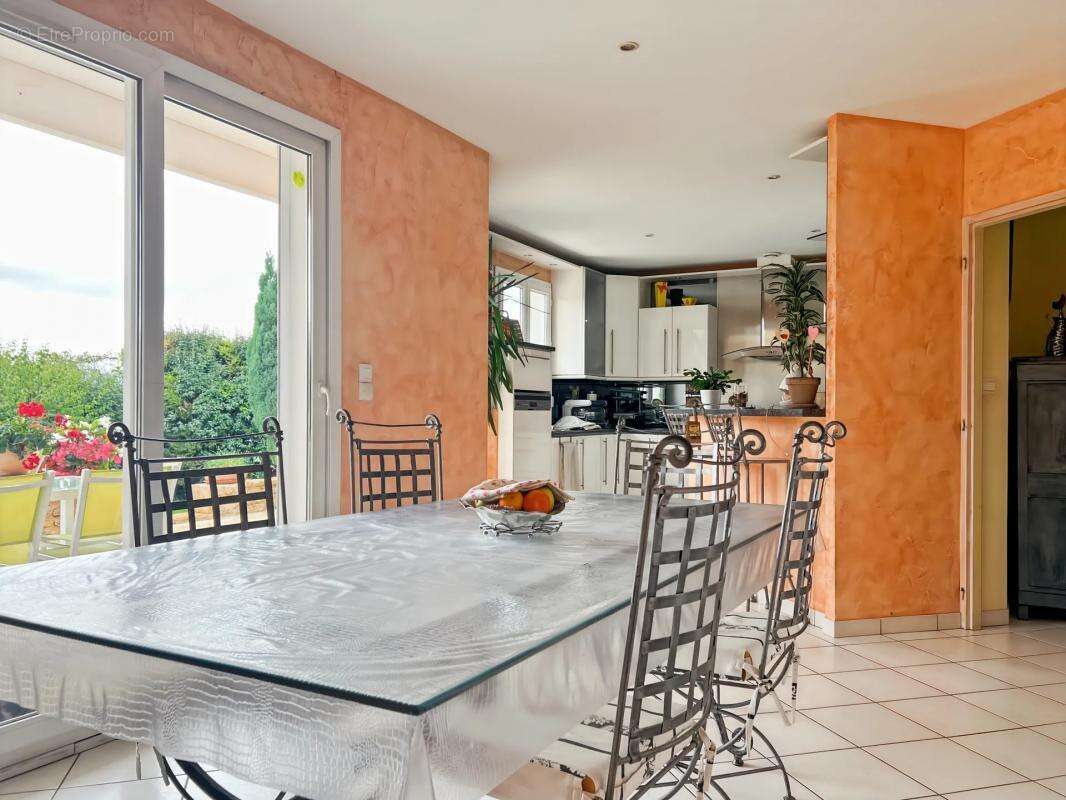 Maison à LE BOIS-D&#039;OINGT