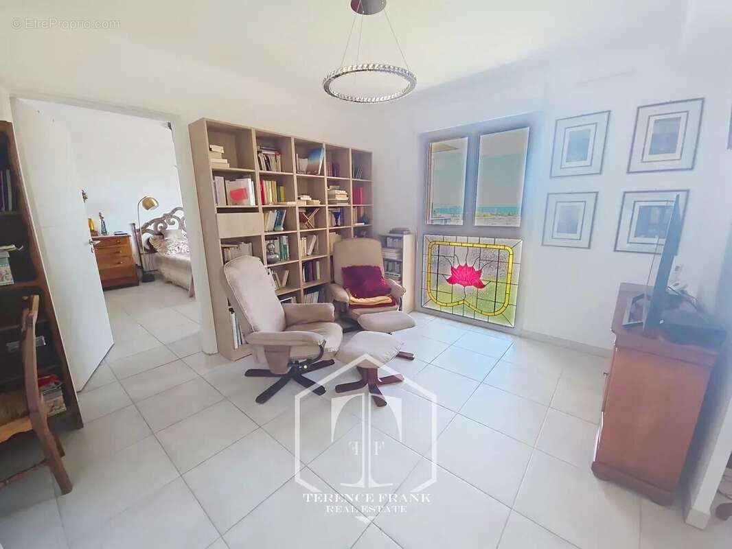 Appartement à VILLENEUVE-LOUBET