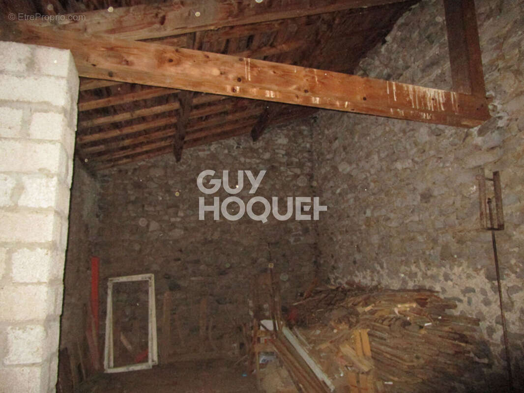 Maison à SAINT-PRIVAT-DU-DRAGON