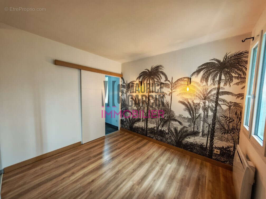 Appartement à ENTRAIGUES-SUR-LA-SORGUE