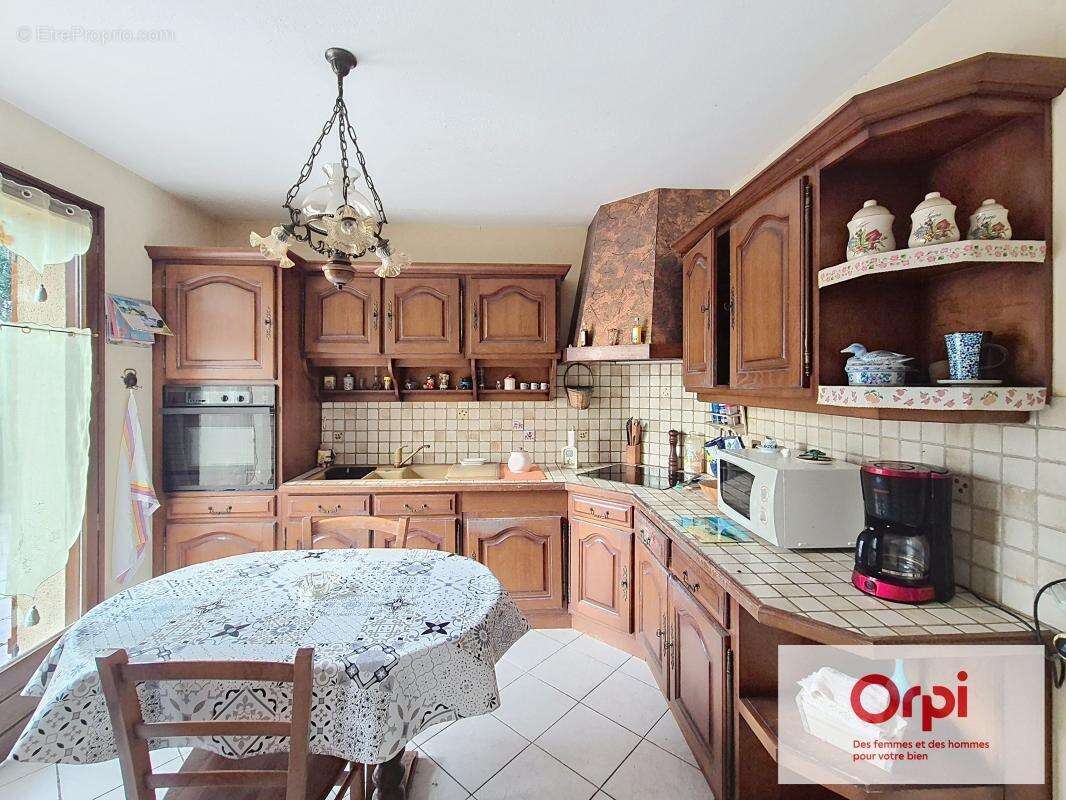 Maison à TERRASSON-LAVILLEDIEU