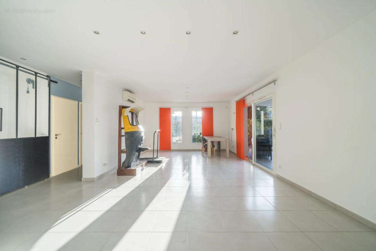 Maison moderne 4 pièces avec piscine à Agde - photo 3