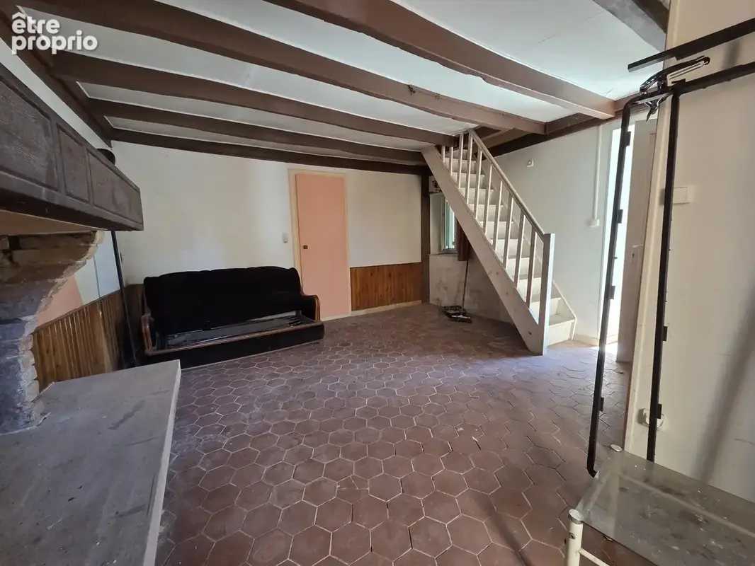 Appartement T2 40m2 environ à rénover - Bourgoin Jallieu - photo 2