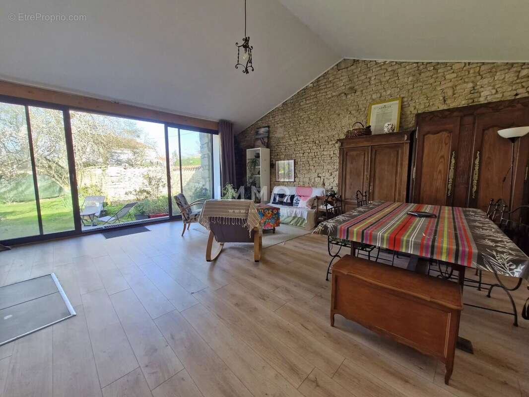 Maison à BREUIL-LA-REORTE