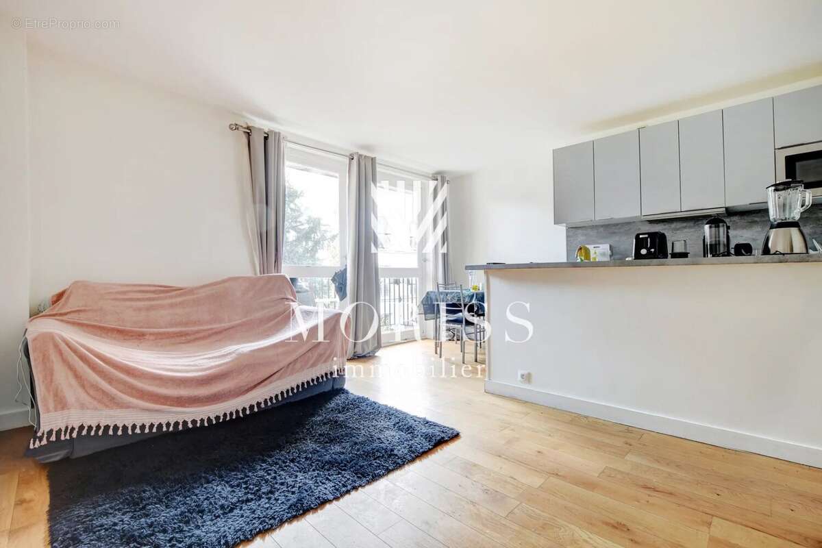 Appartement à PARIS-18E