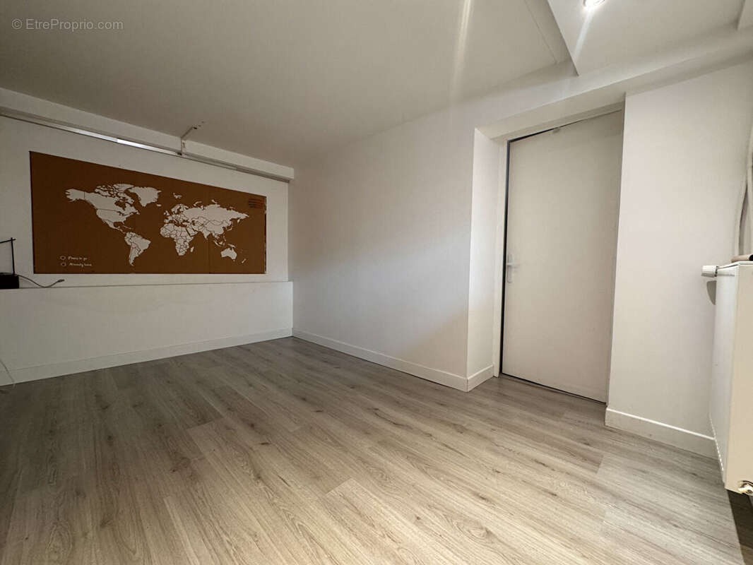 Appartement à LA GARENNE-COLOMBES