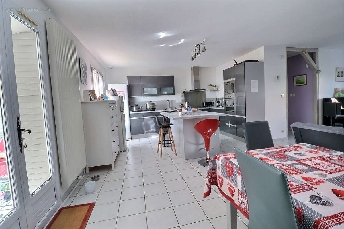 Maison à SAINT-LEGER-SUR-DHEUNE