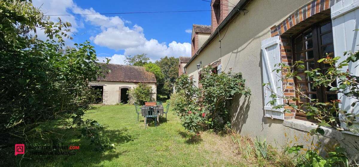 Maison à EGREVILLE