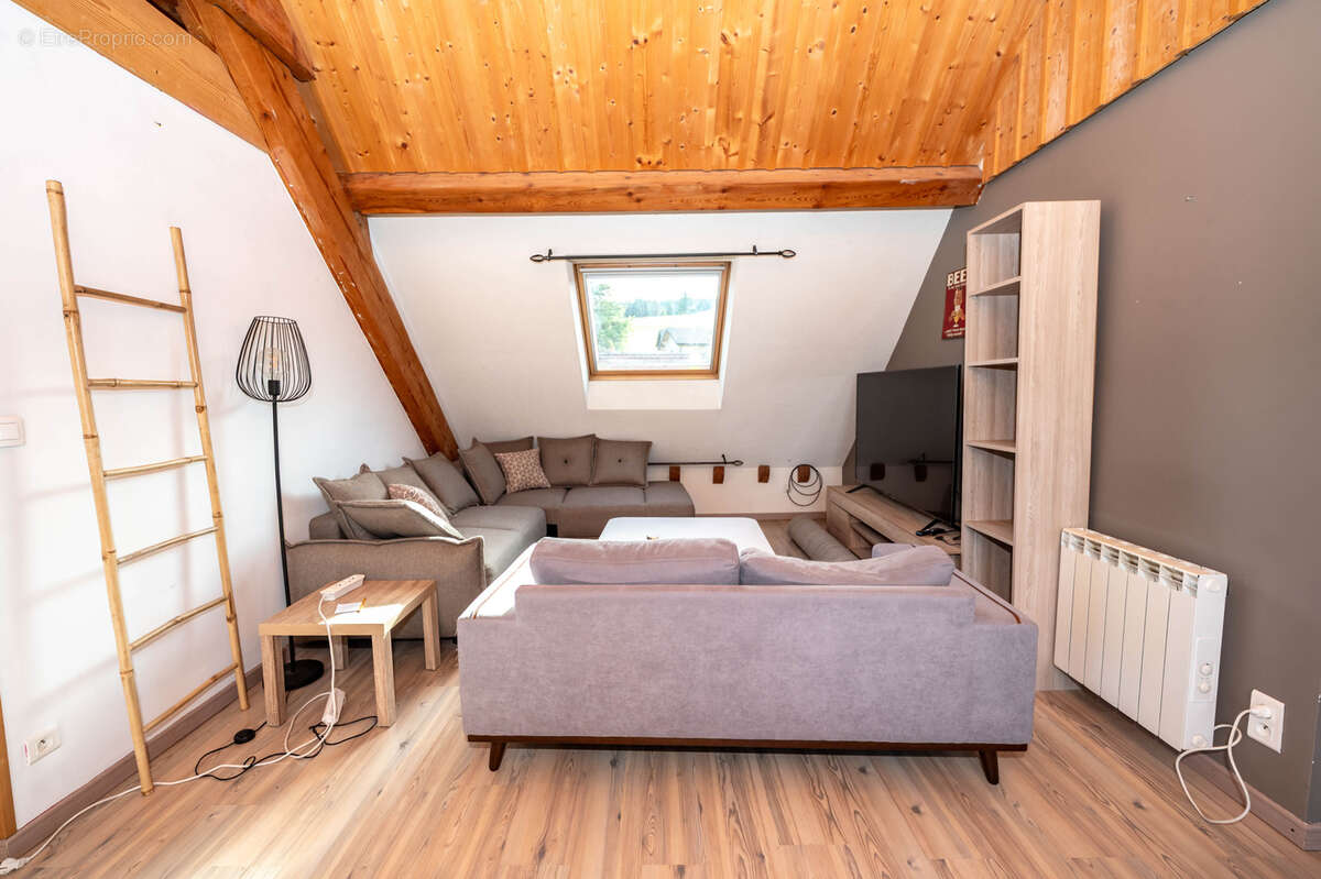 Appartement à LONGEVILLES-MONT-D&#039;OR