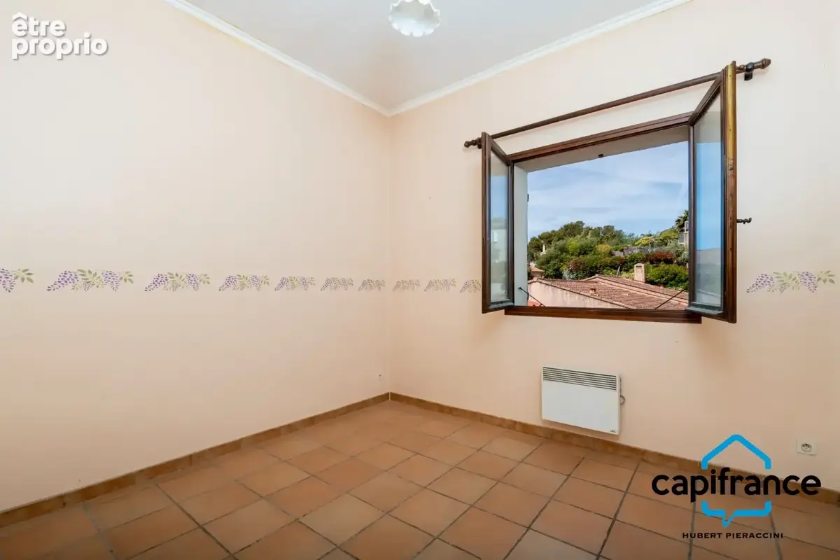 La Seyne sur mer/proche Six fours Villa de 100m2 au calme, piscine, garage, belle vue - photo 14