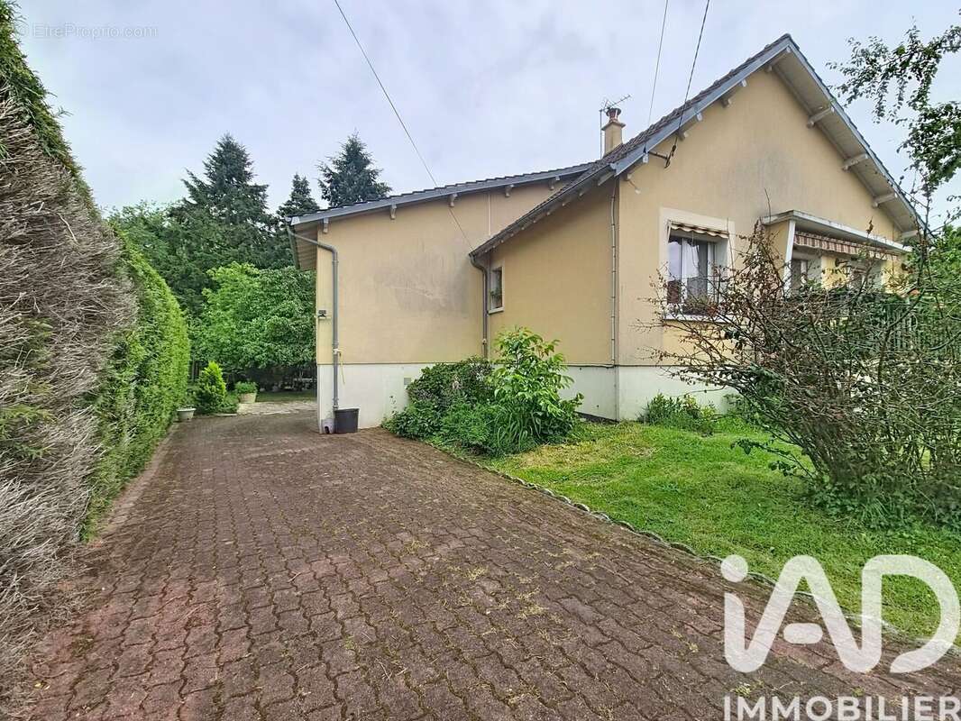 Photo 2 - Maison à VIERZON