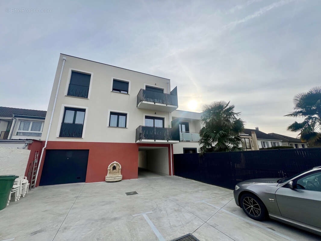 Appartement à PARAY-VIEILLE-POSTE