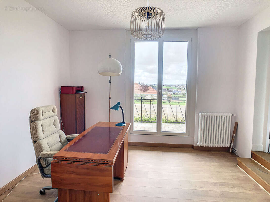 Maison à SAINT-BERAIN-SOUS-SANVIGNES