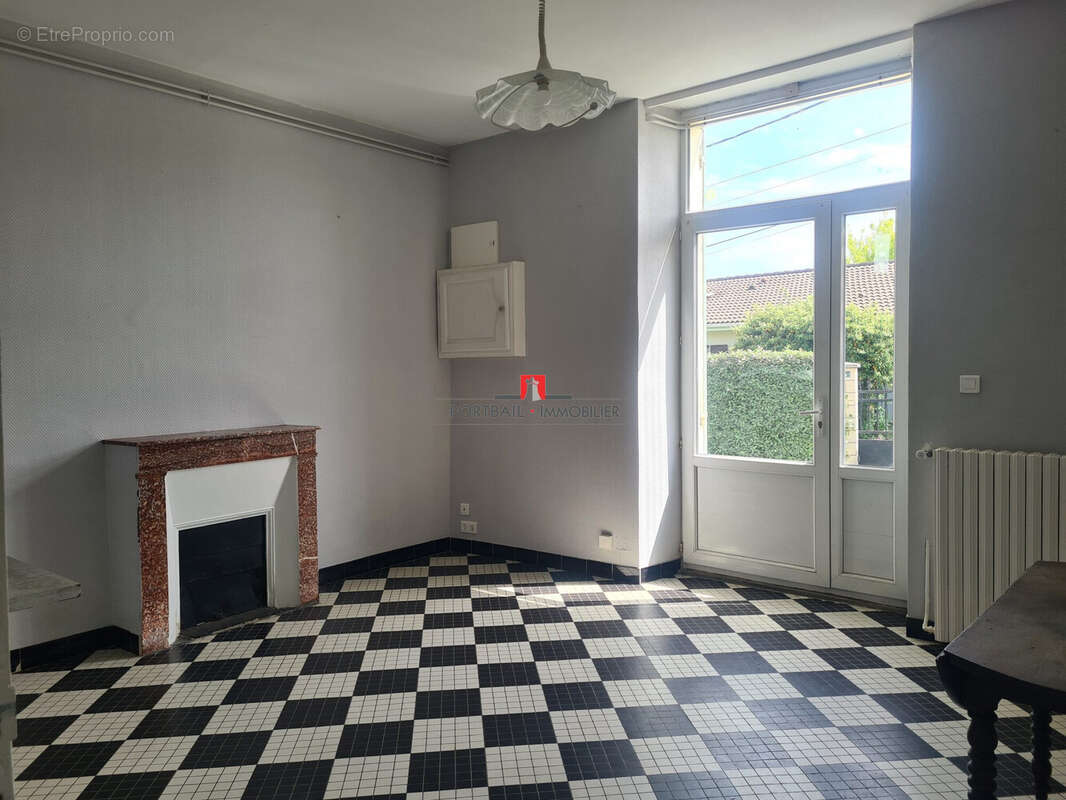 Maison à BOURG