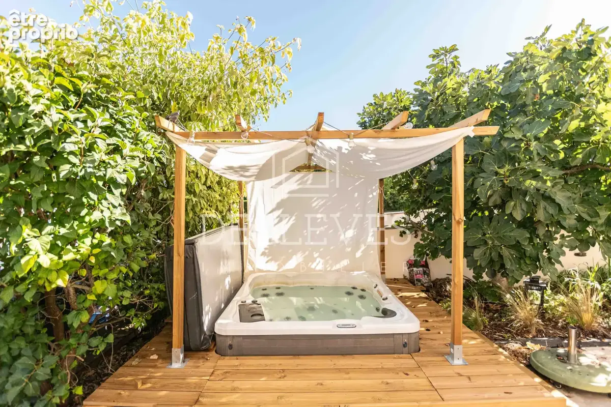 MÉDAN   Élégante maison familiale de 225 m2 avec piscine - - photo 2