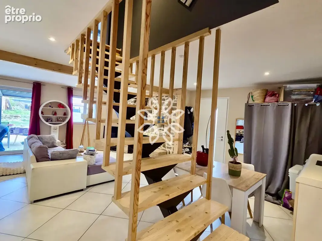 Maison de caractère entièrement restaurée avec dépendance - photo 9