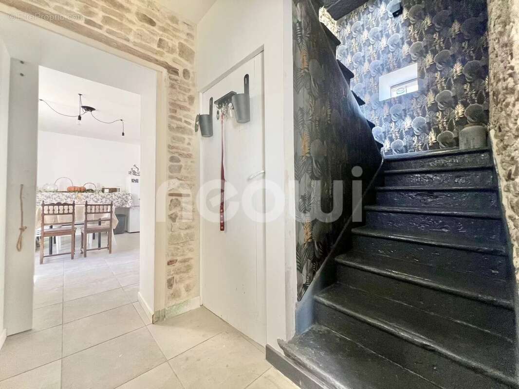 Maison à SAINT-AGOULIN