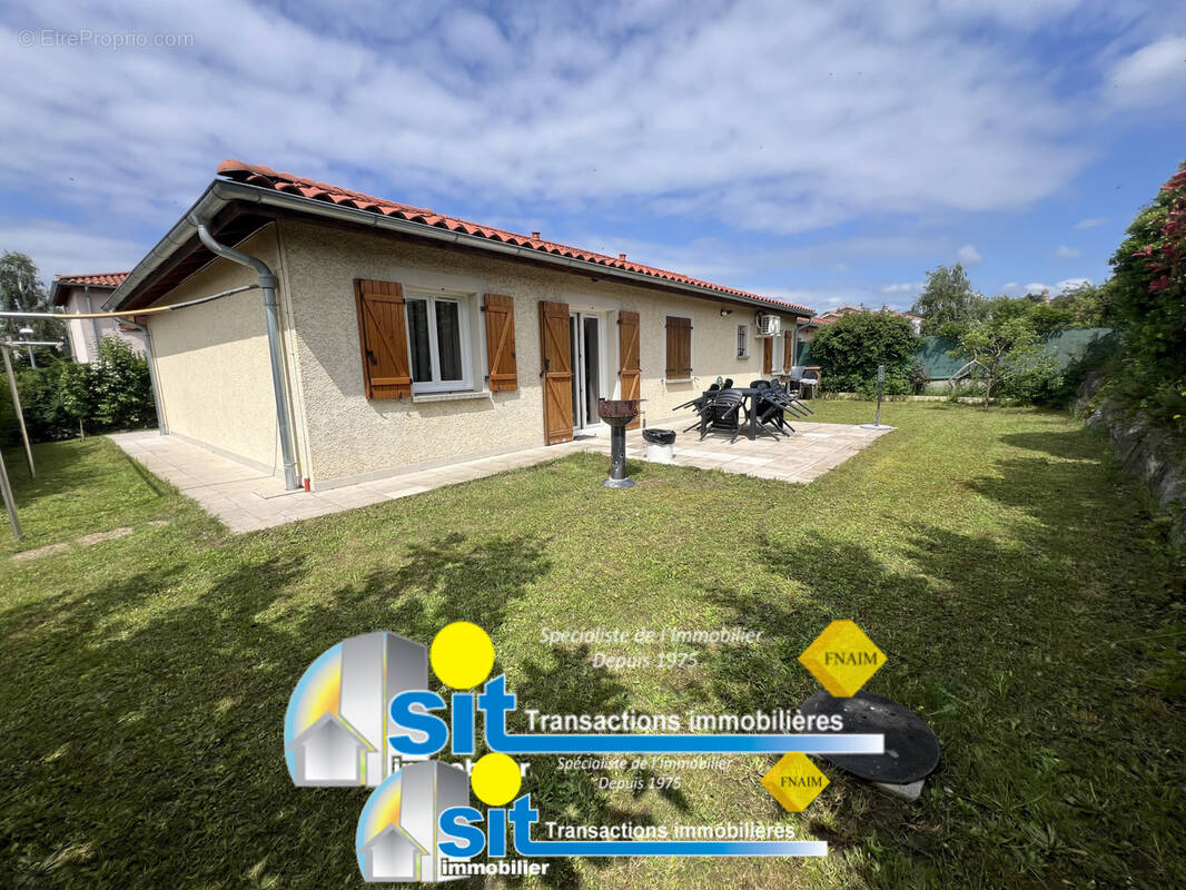 Maison à LES COTES-D'AREY