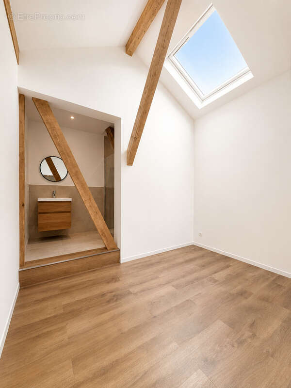 EXCLUSIVITÉ   Appartement T4 de 113 m2 utiles (104,49 m2 Loi Carrez)   Centre-ville de Cranves-Sales - photo 6