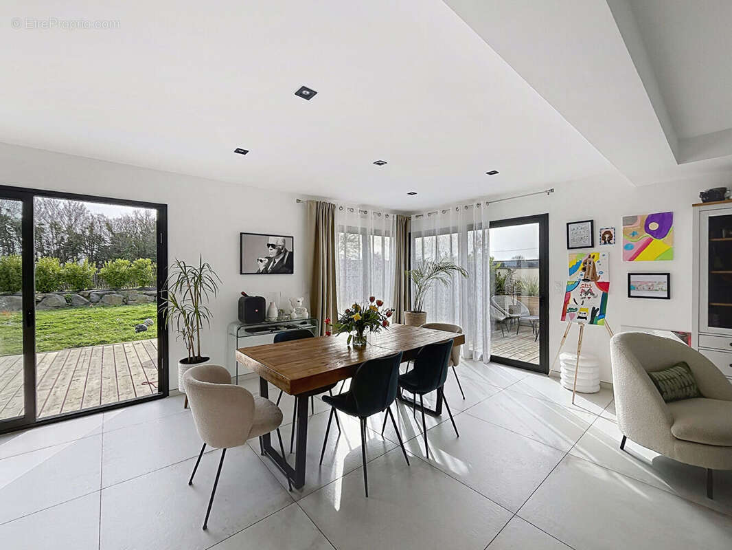 Maison à SAINT-MELOIR-DES-ONDES