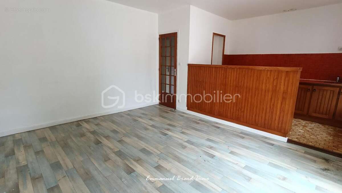 À vendre – immeuble de 4 logements au cœur de la cité médiévale de lusignan - photo 12