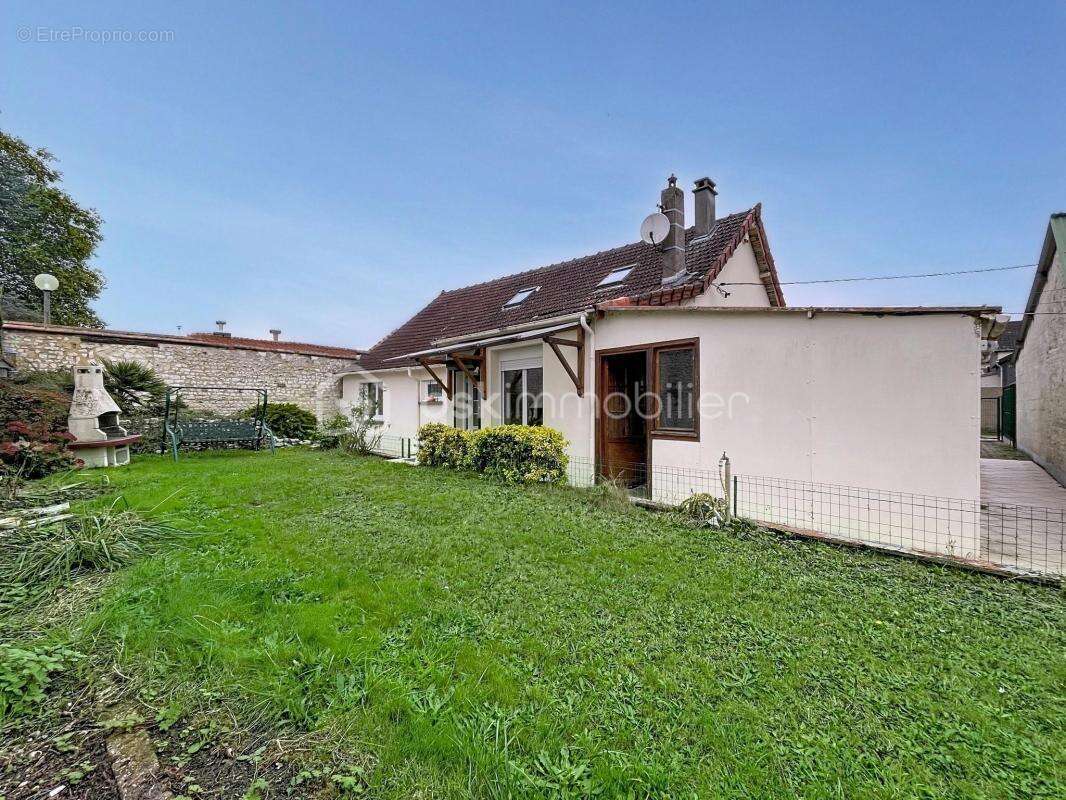 Maison individuelle  de plain_pied 97m2, 3 chambres, garage, dependance - photo 8