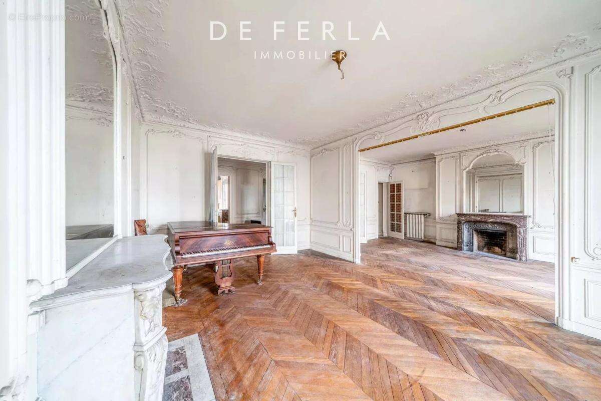 Appartement à PARIS-14E