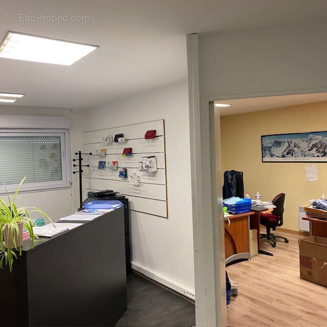 Commerce à SAINT-AUBIN-SUR-GAILLON