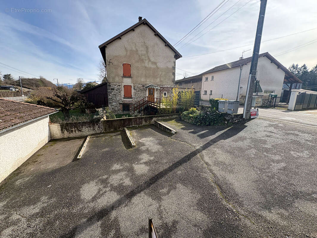 Appartement à BEAUCROISSANT