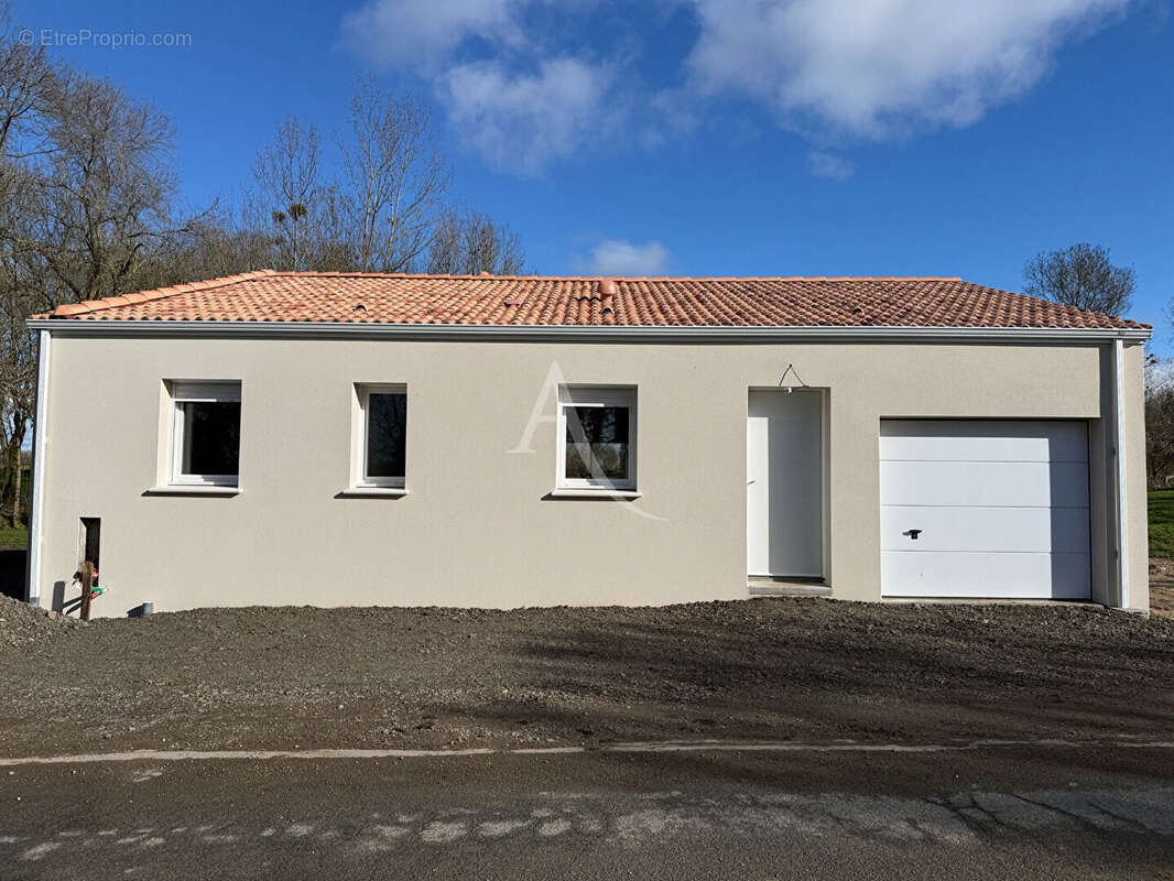 Maison à LA JONCHERE