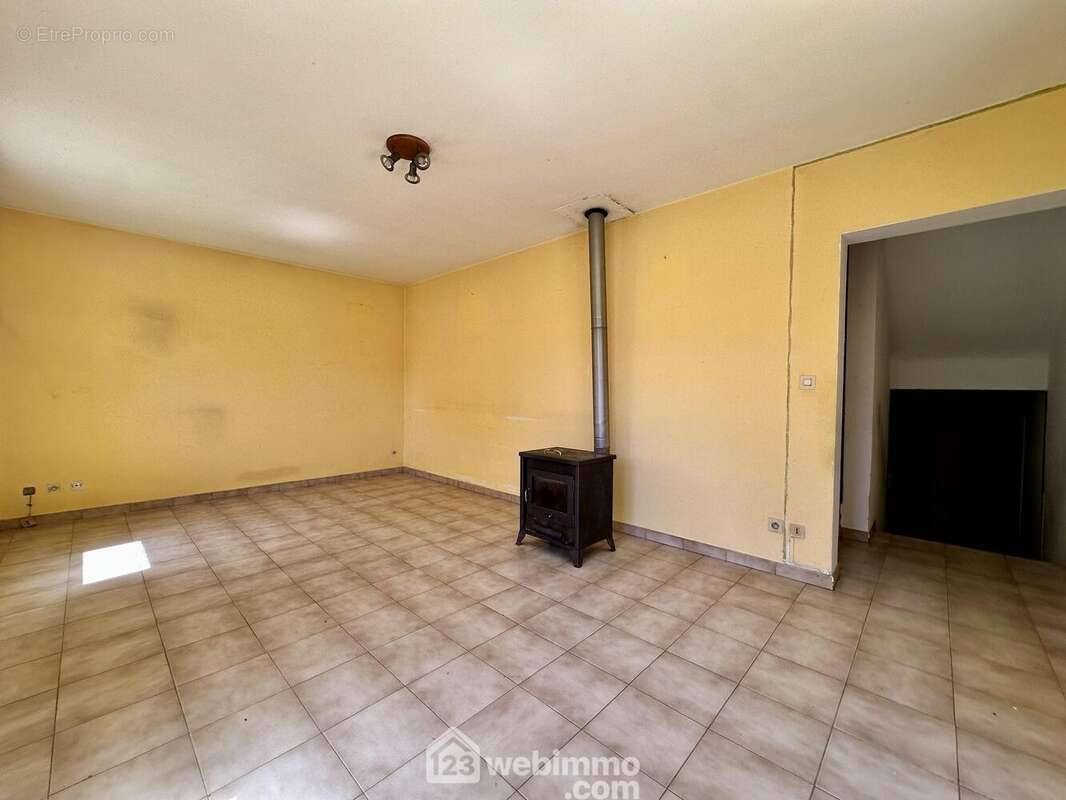 Pièce de vie de 20 m2 - Maison à BIGUGLIA