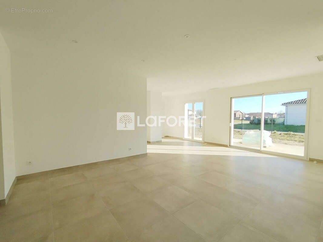 Maison à SAINT-NICOLAS-DE-LA-GRAVE