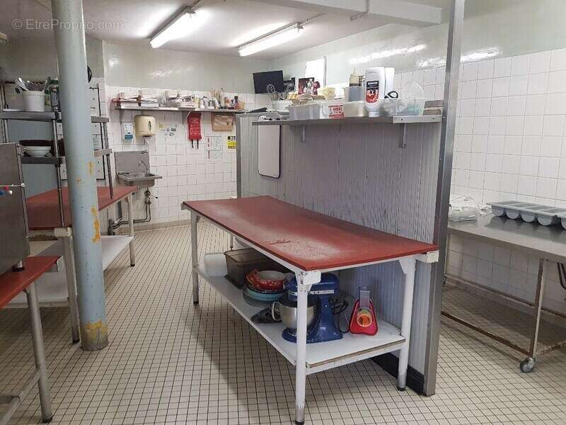 Commerce à FONTENAY-LE-COMTE