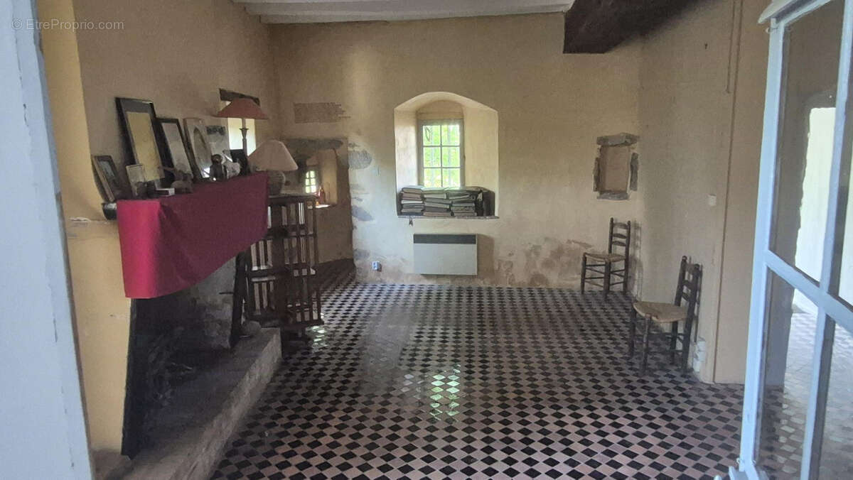 Charmante maison coeur de Chemené le Roi (53) - photo 9