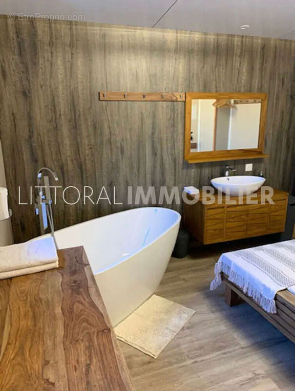 Maison à LES TROIS-BASSINS