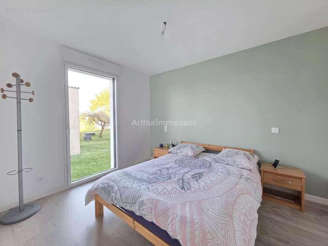 Maison à LOCOAL-MENDON